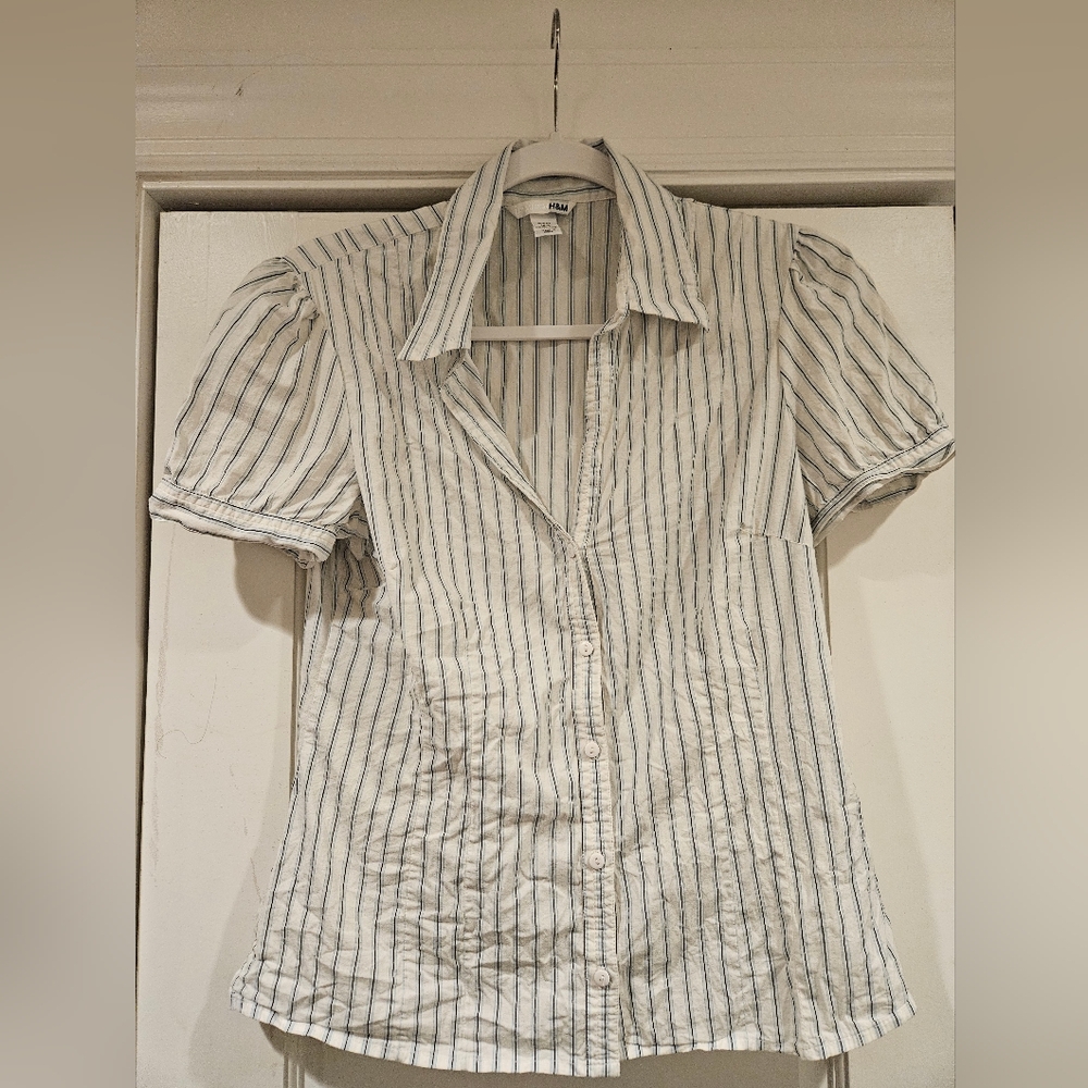 Girl's H&M pinstripe cotton short-sleeve button-up shirt size 12